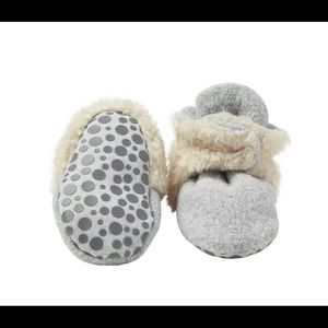 Zutano fur lined 24M gripper booties